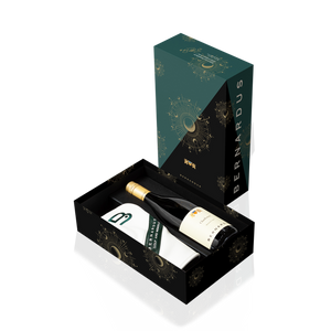 Chardonnay & Headcover Fairway